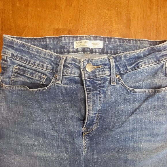 Levi’s Signature Gold ~ Sz 4S ~ Straight Leg Jeans Excellent / New Condition - Picture 2 of 9